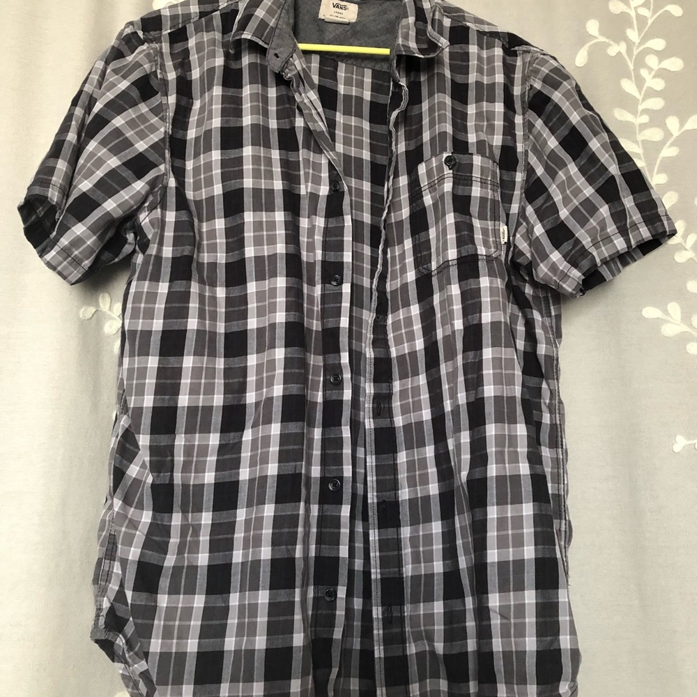Vans shortsleeved plaid shirt